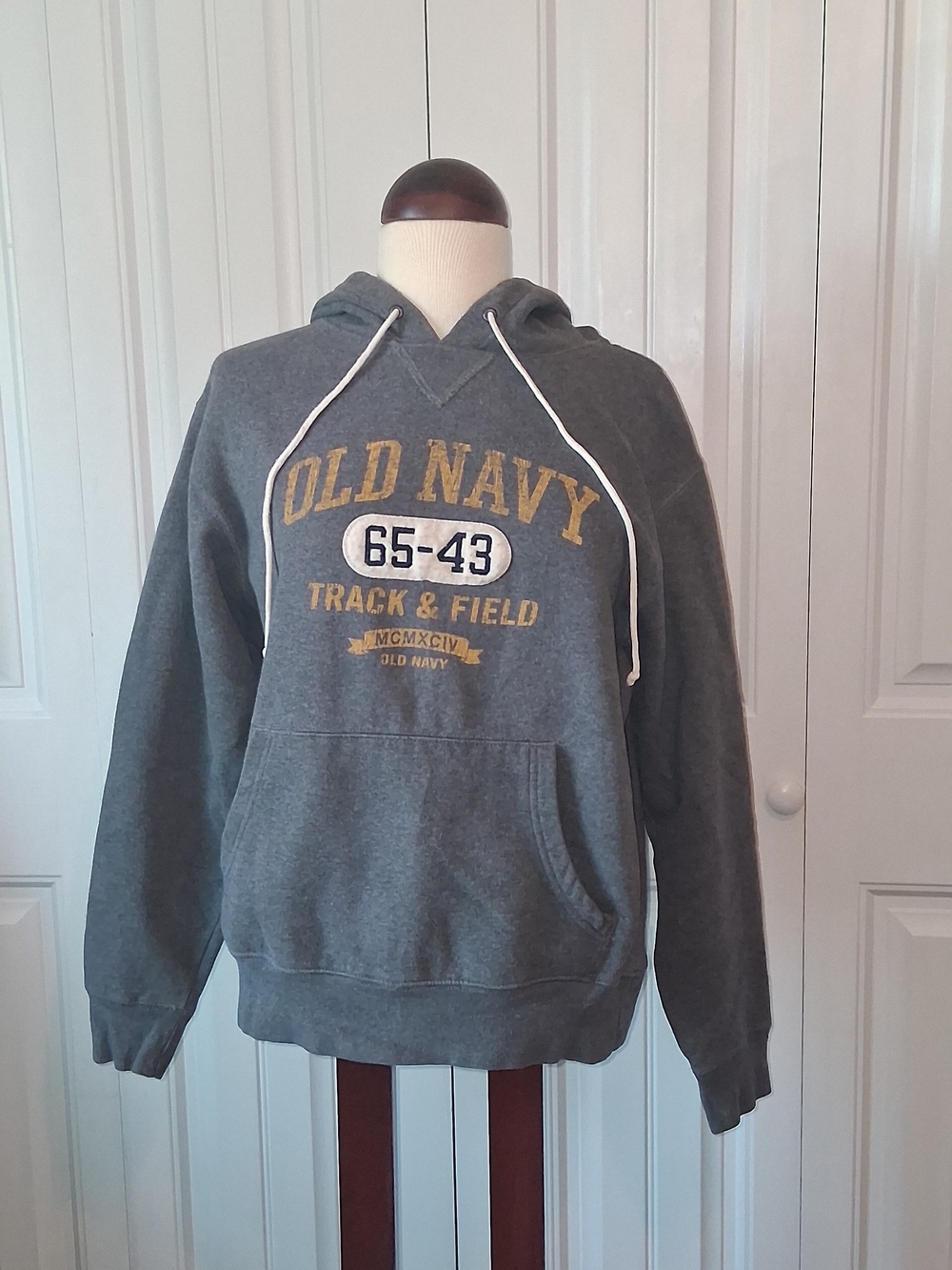 Vintage/Y2K Old Navy Charcoal Gray Hoodie with Gold Track & Field Women's Size S